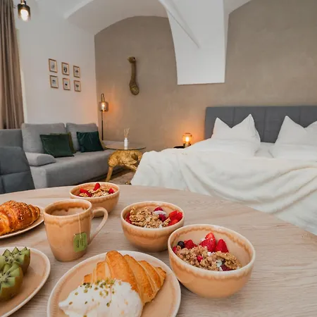 Noor - Golden Mood Or Cinema Luxe Apartment *