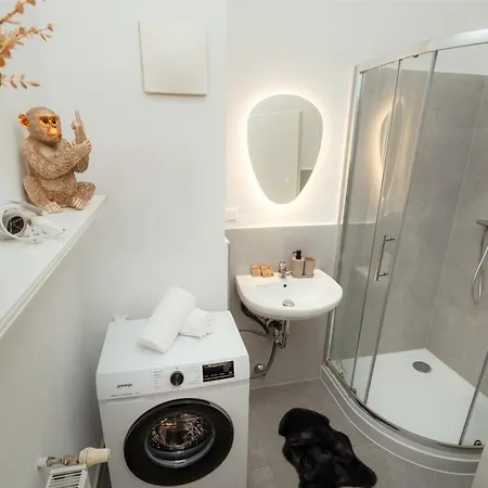 Apartment Noor - Golden Mood Or Cinema Luxe