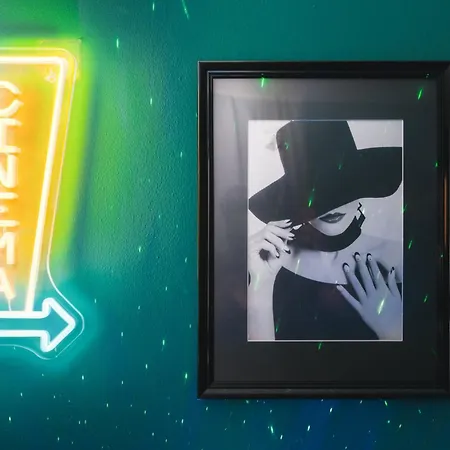 Noor - Golden Mood Or Cinema Luxe * Graz