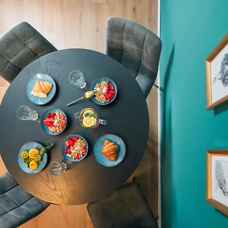 Apartment Noor - Golden Mood Or Cinema Luxe