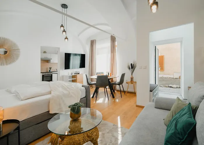 Noor - Golden Mood Or Cinema Luxe Γκρατς