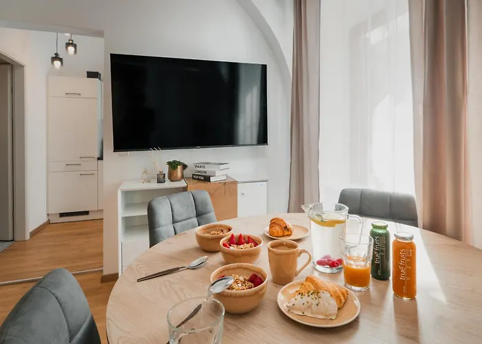 Noor - Golden Mood Or Cinema Luxe * Γκρατς